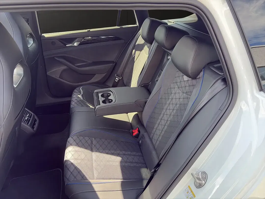 Volkswagen Passat Variant - Thumbnail 13