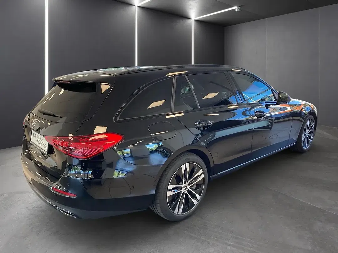 Mercedes-Benz C 300 - Thumbnail 3