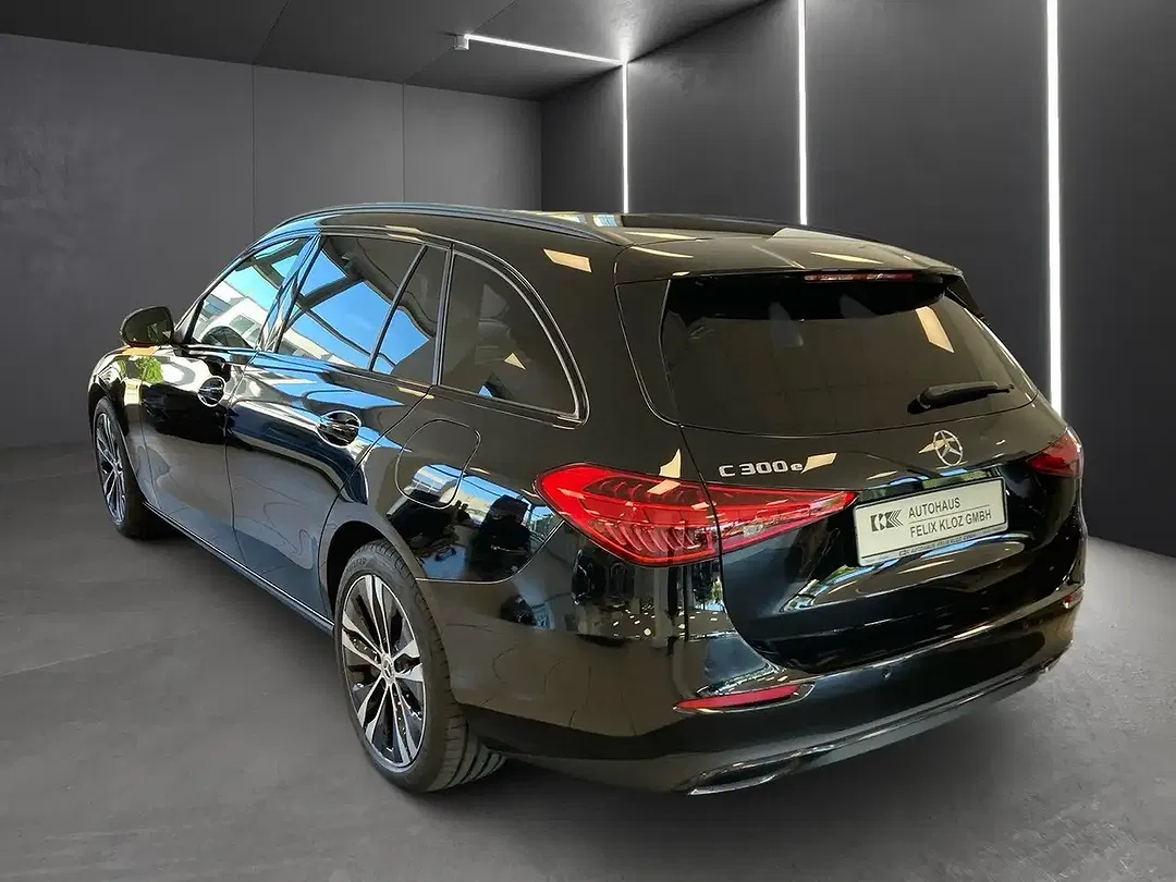 Mercedes-Benz C 300 - Thumbnail 4