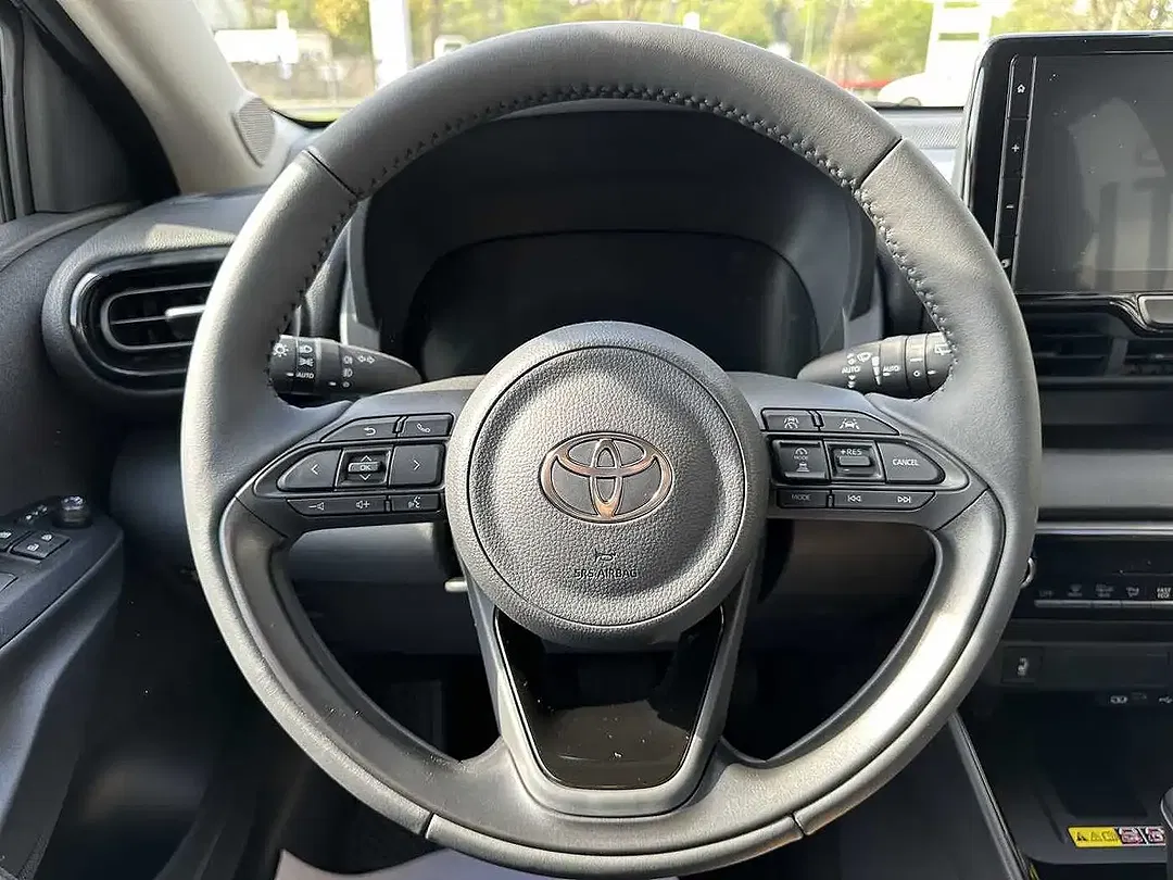 Toyota Yaris - Thumbnail 15
