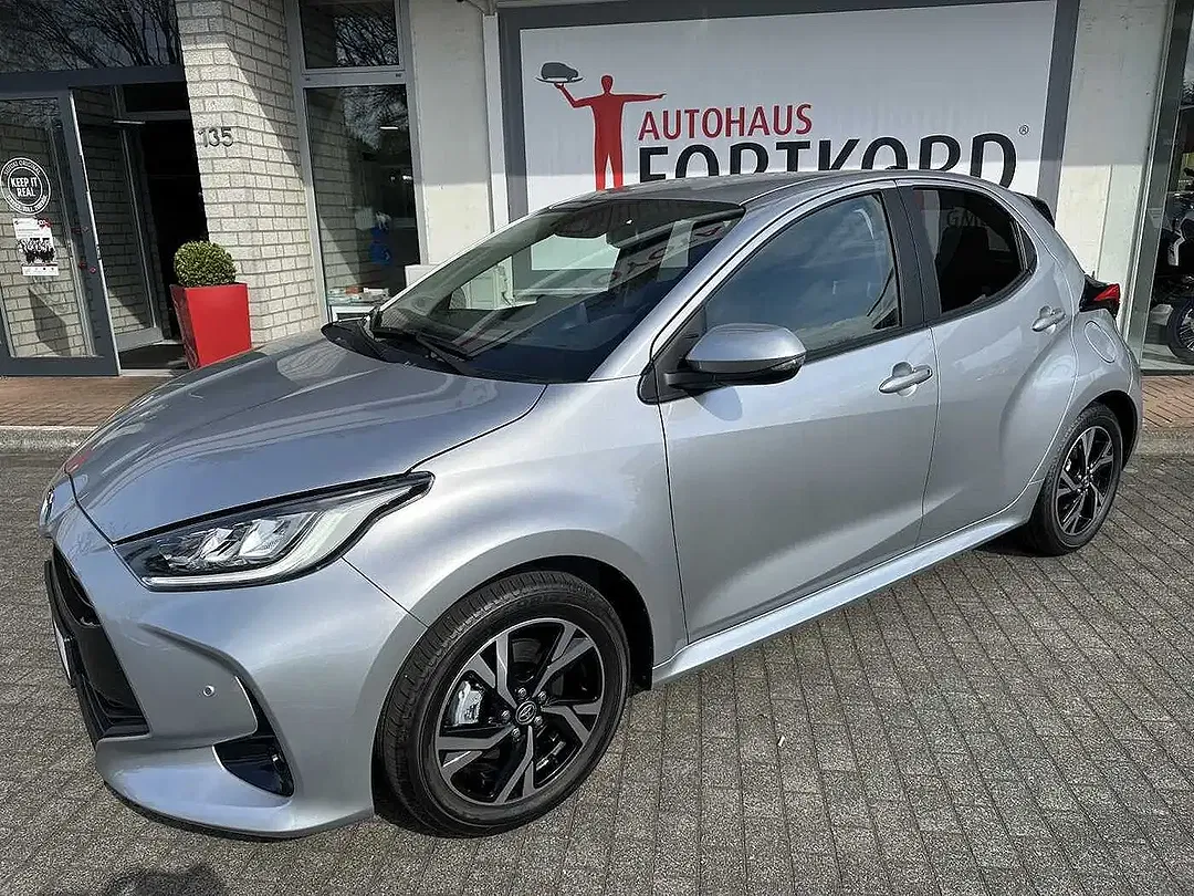 Toyota Yaris - Thumbnail 5