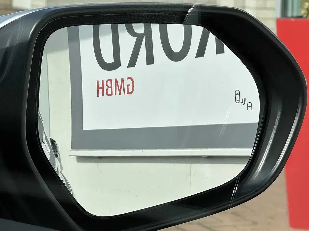 Toyota Yaris - Thumbnail 9