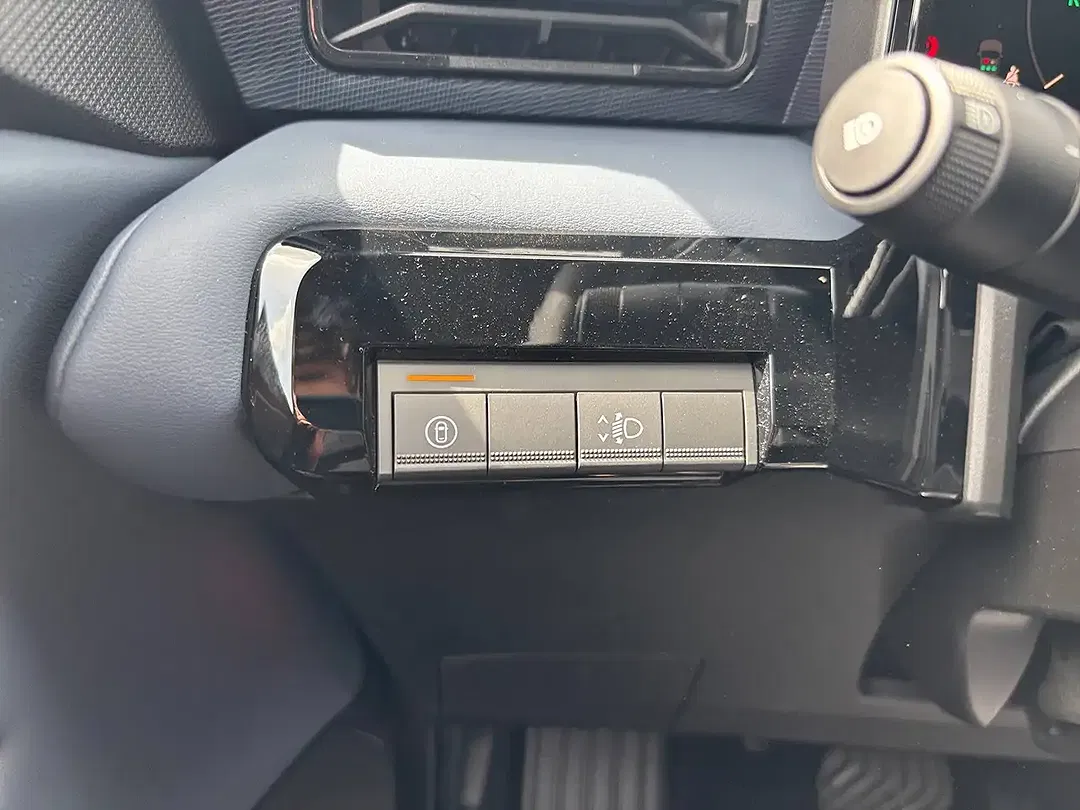 Nissan Micra - Thumbnail 12