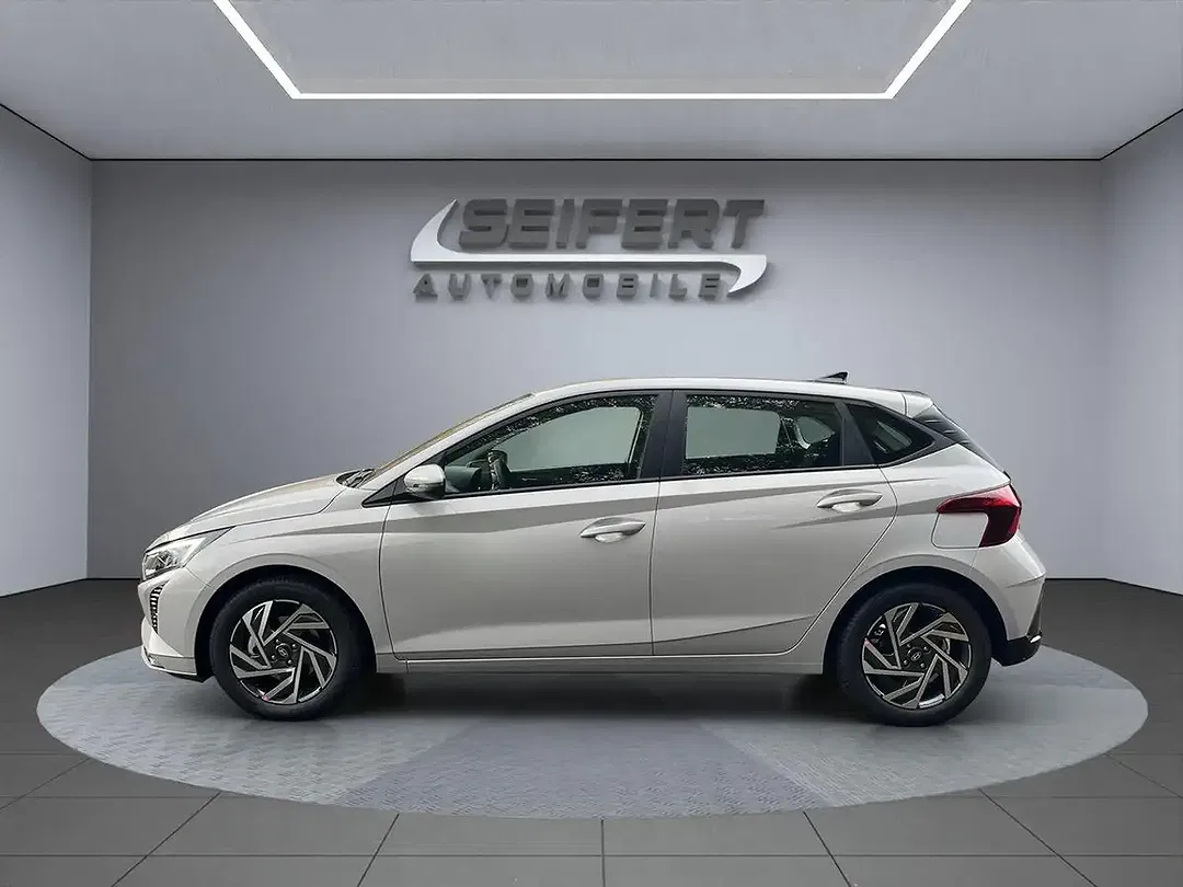 Hyundai i20 - Thumbnail 2