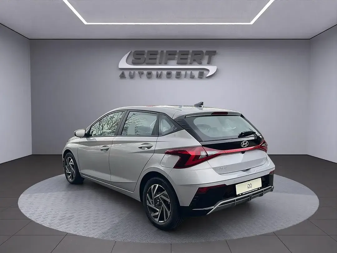Hyundai i20 - Thumbnail 3