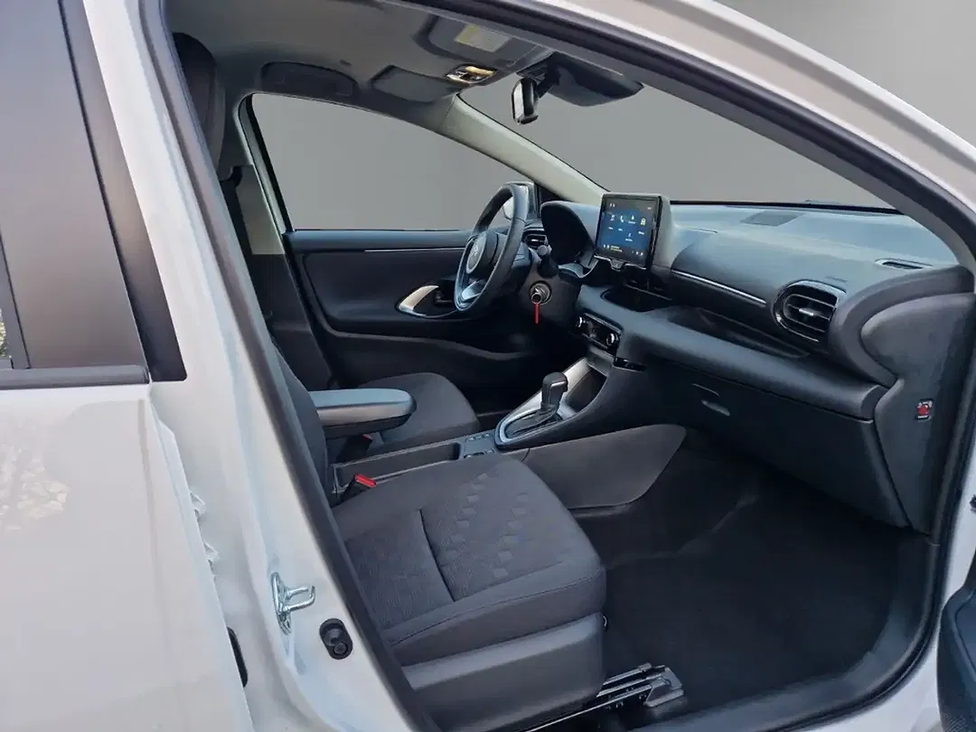Toyota Yaris - Thumbnail 12