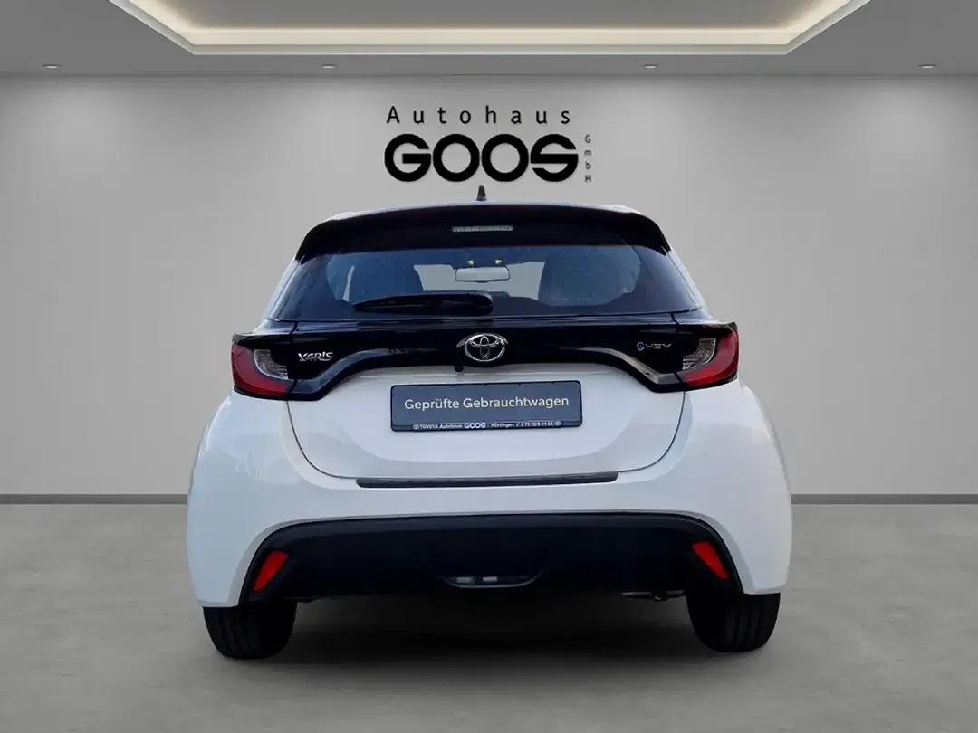 Toyota Yaris - Thumbnail 4