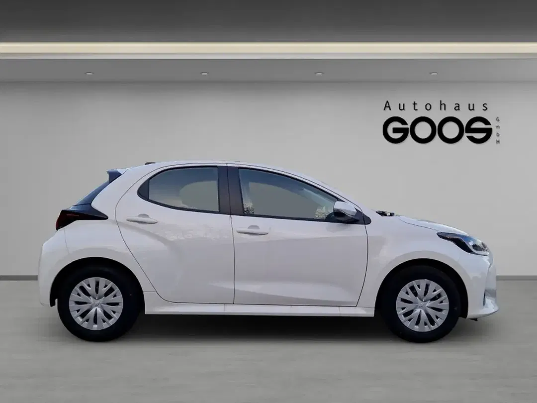 Toyota Yaris - Thumbnail 6