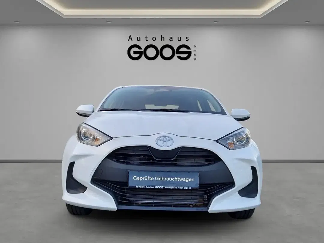 Toyota Yaris - Thumbnail 8