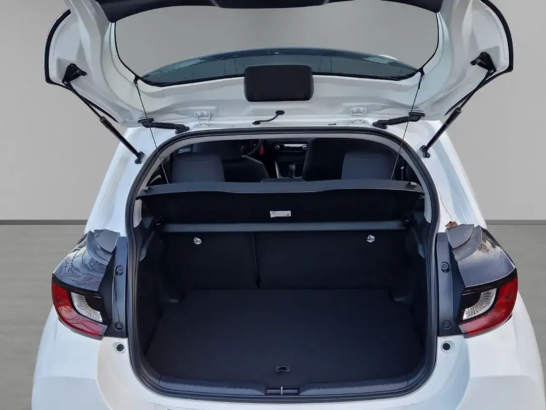 Toyota Yaris - Thumbnail 9