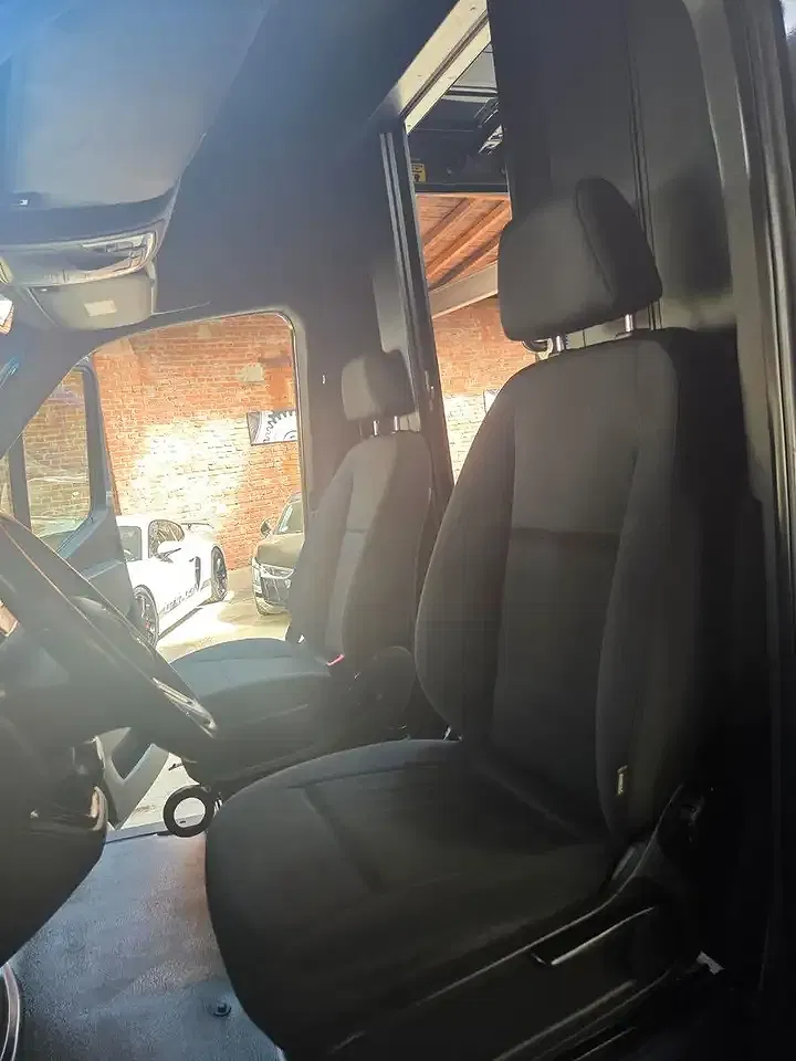 Mercedes-Benz Sprinter - Thumbnail 11