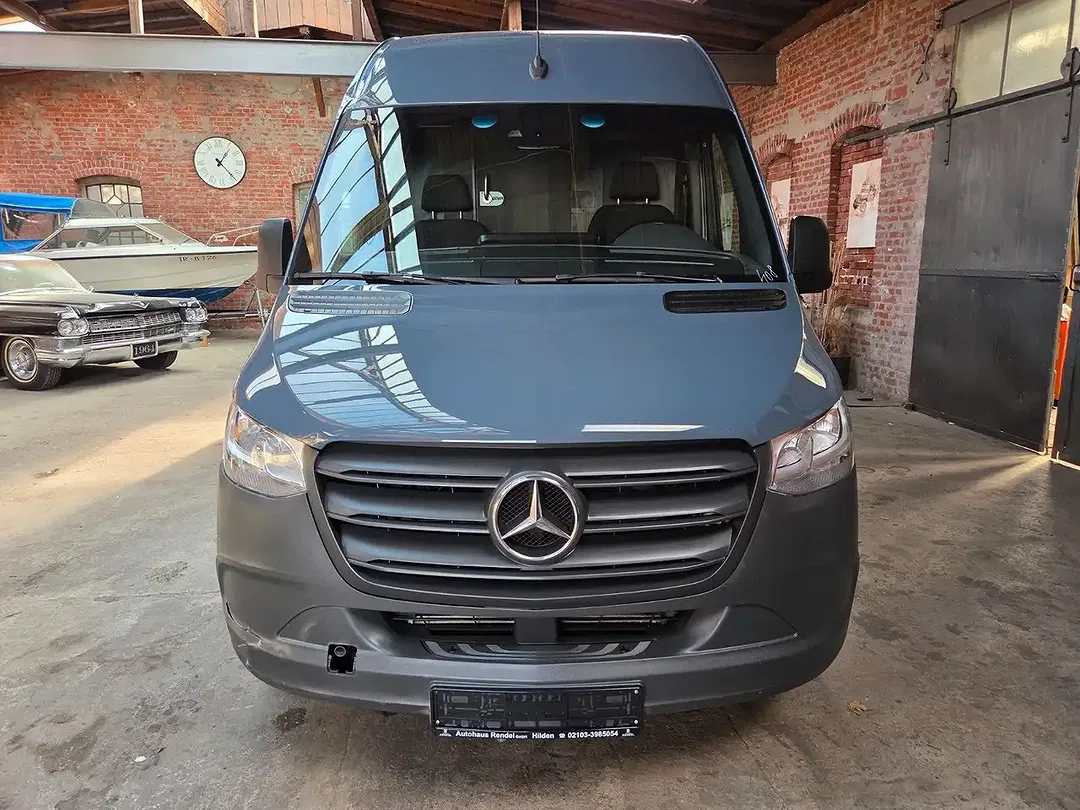 Mercedes-Benz Sprinter - Thumbnail 2