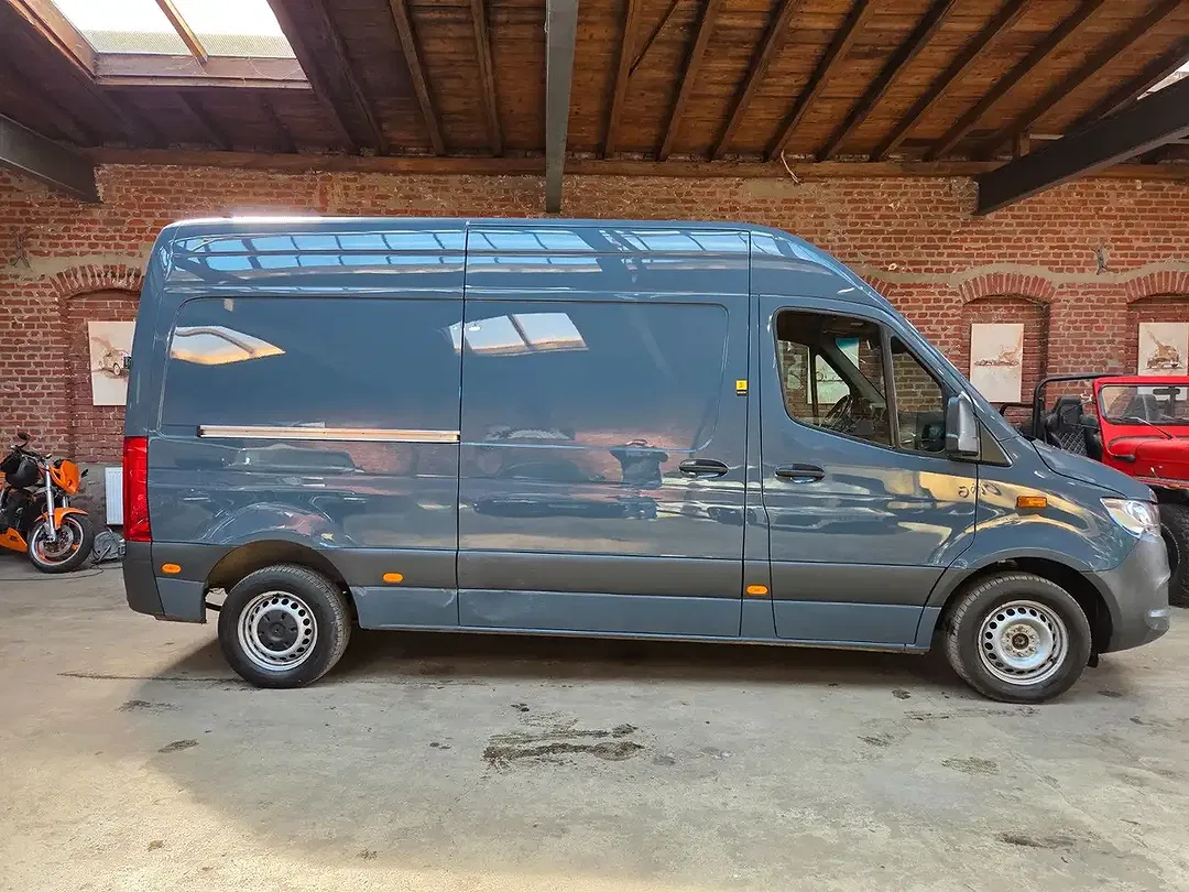 Mercedes-Benz Sprinter - Thumbnail 4