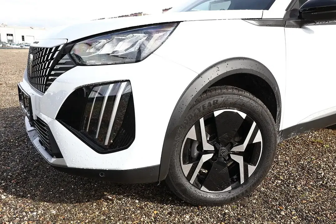 Peugeot 2008 - Thumbnail 2