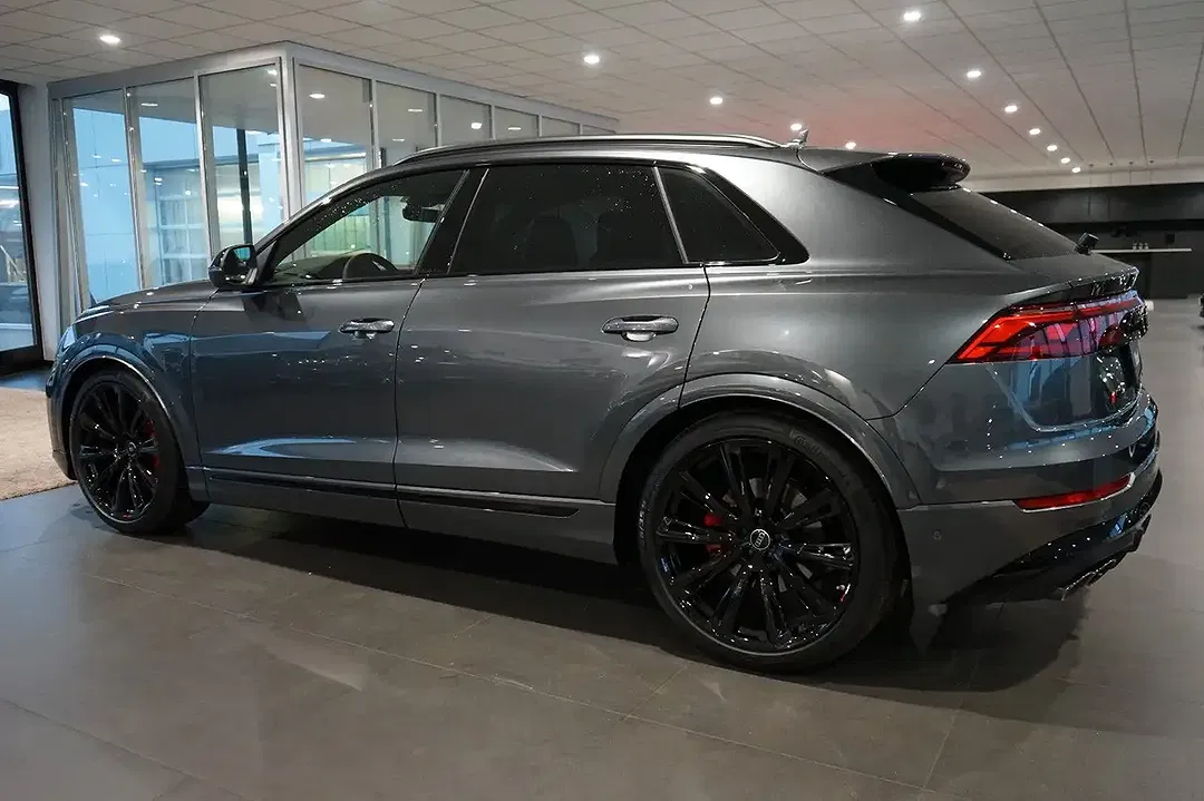 Audi Q8 - Thumbnail 2