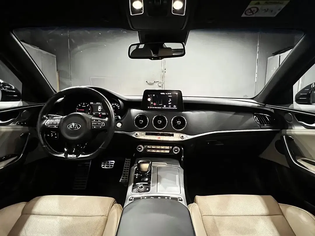 Kia Stinger - Thumbnail 14