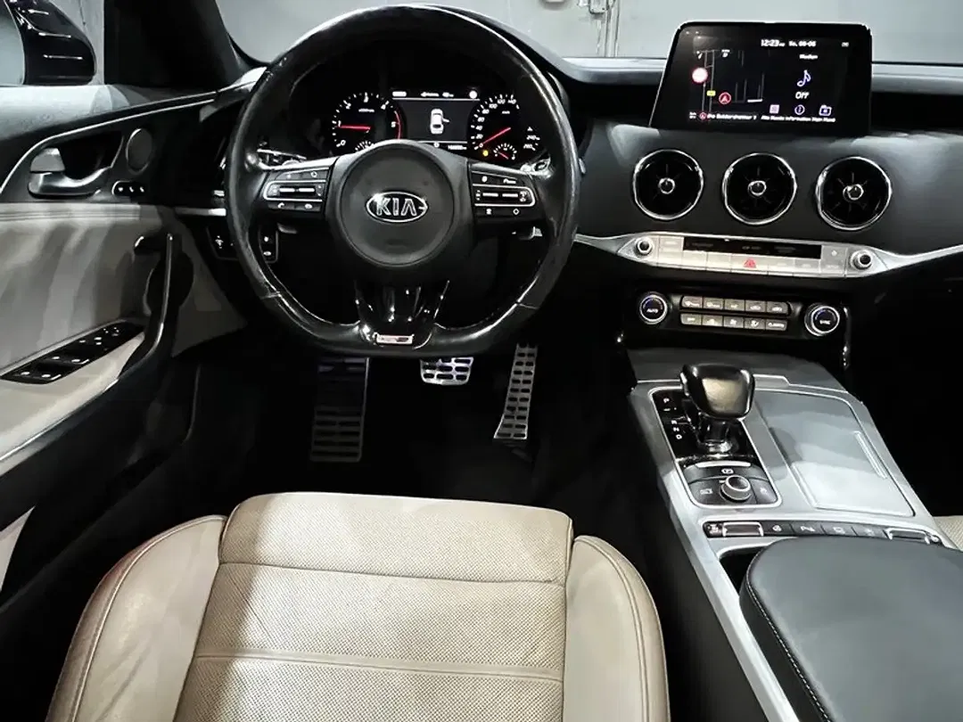 Kia Stinger - Thumbnail 15