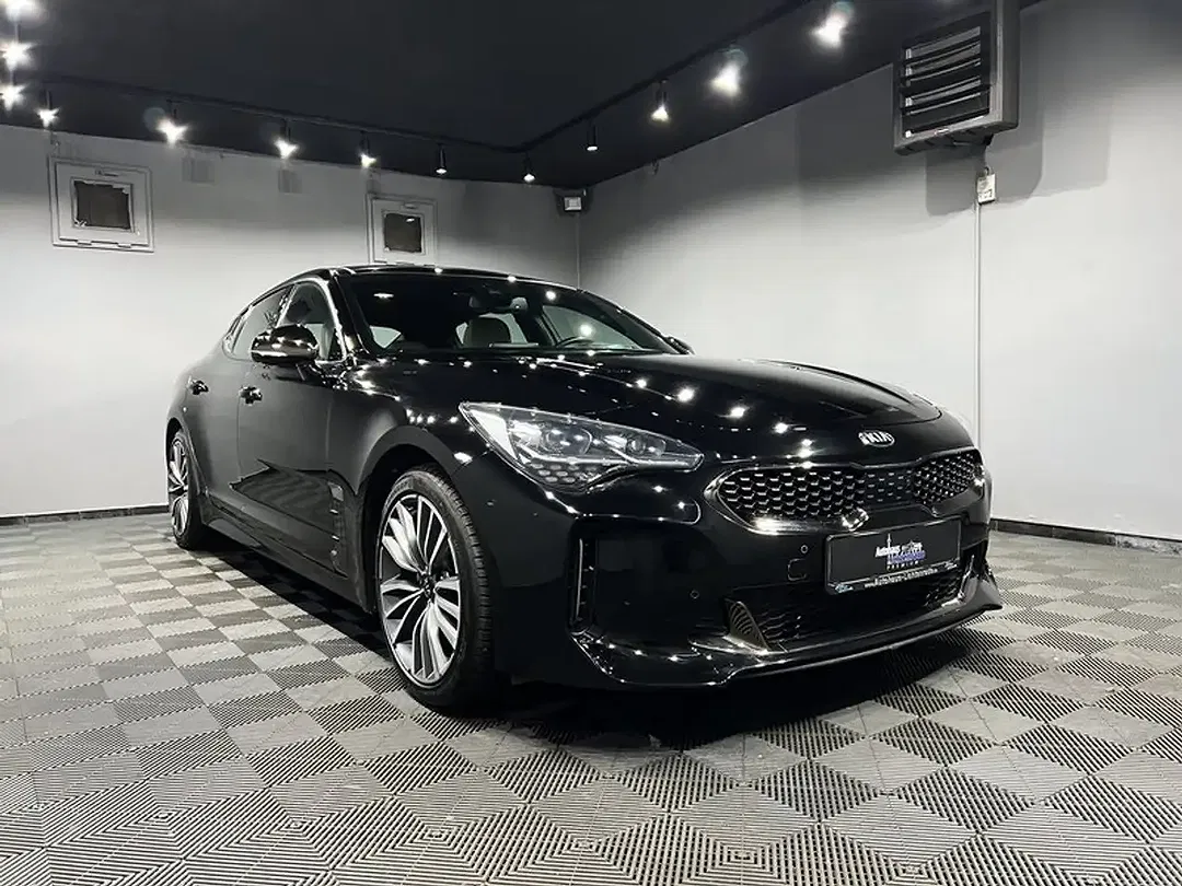 Kia Stinger - Thumbnail 2