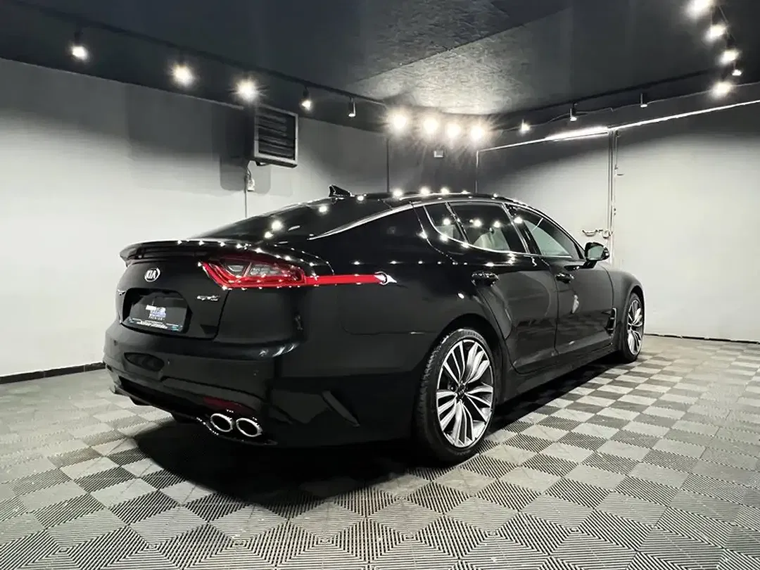 Kia Stinger - Thumbnail 4