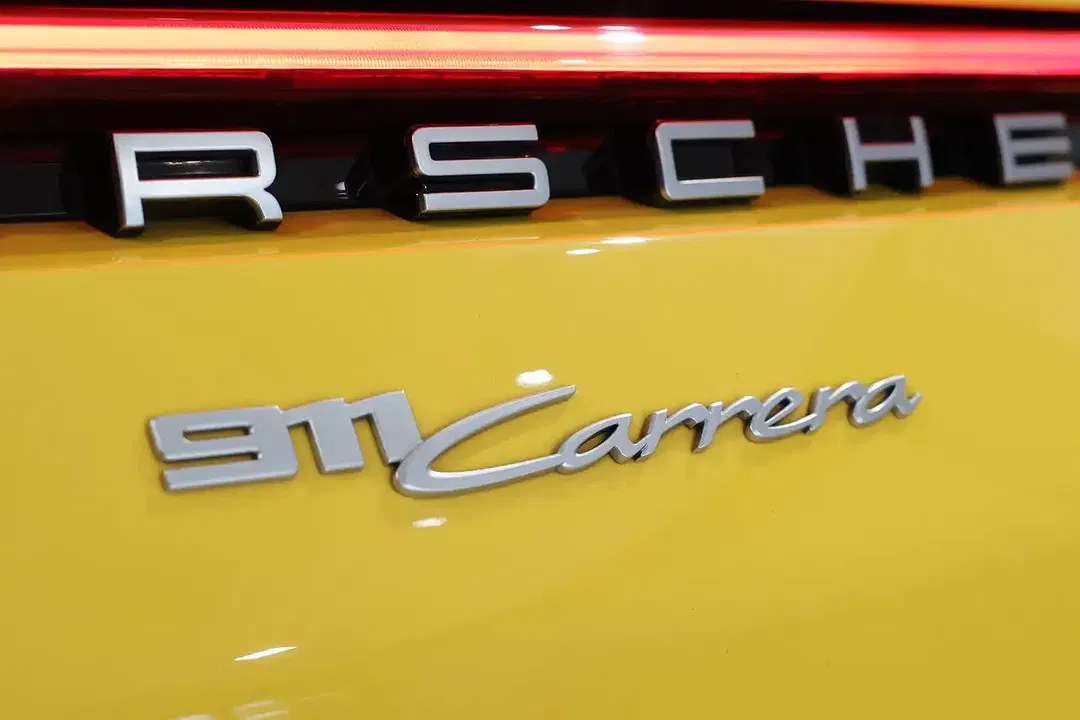 Porsche 911 - Thumbnail 9