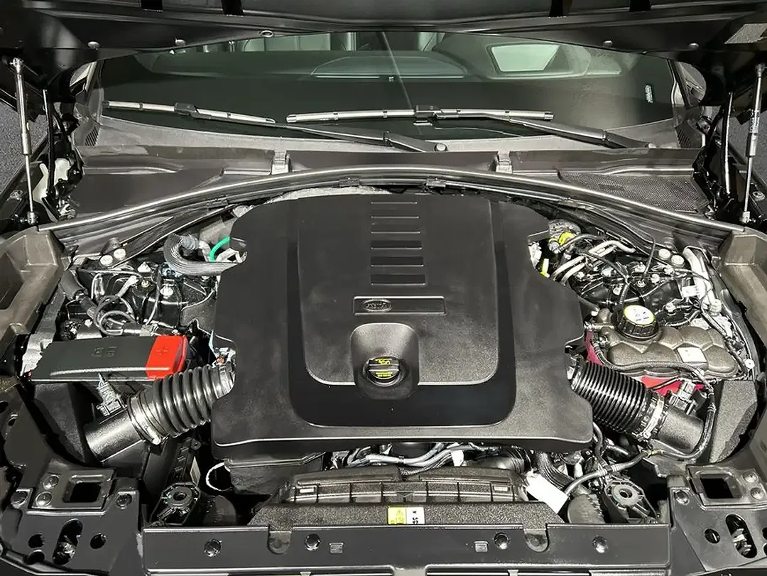 Land Rover Range Rover Velar - Thumbnail 10