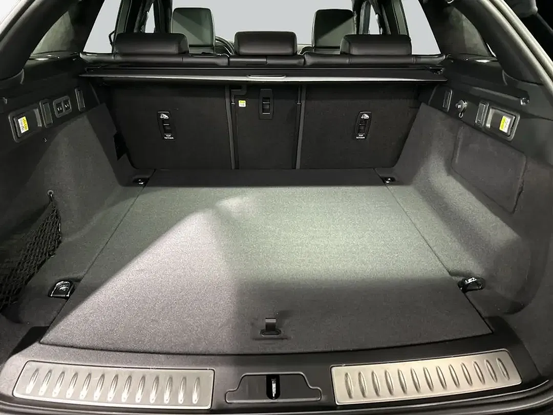 Land Rover Range Rover Velar - Thumbnail 11