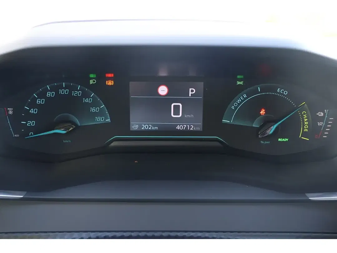 Peugeot 2008 - Thumbnail 11
