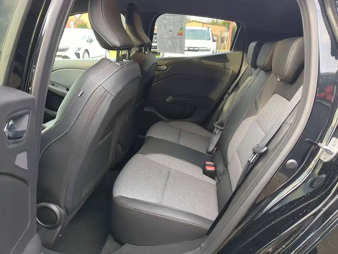 Renault Clio - Thumbnail 10