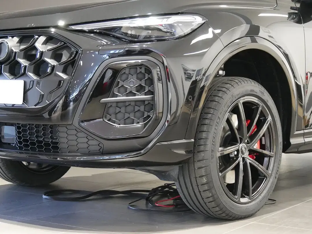 Audi SQ5 - Thumbnail 6