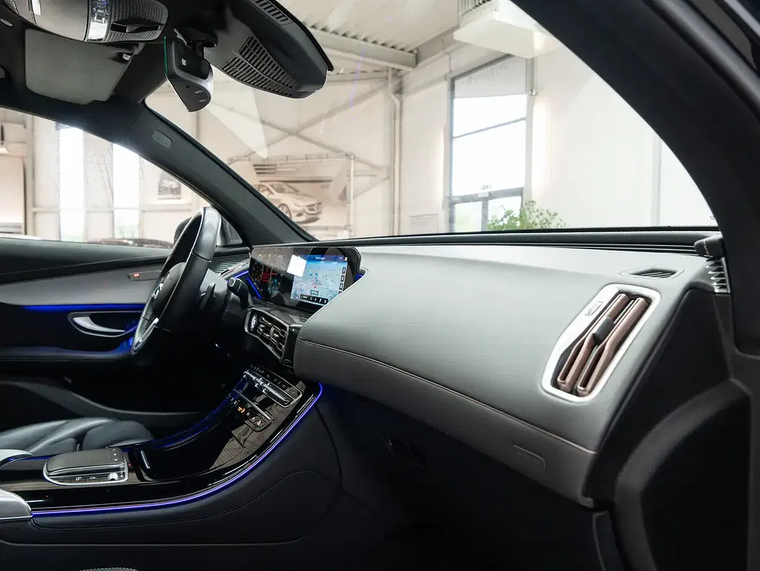 Mercedes-Benz EQC 400 - Thumbnail 7