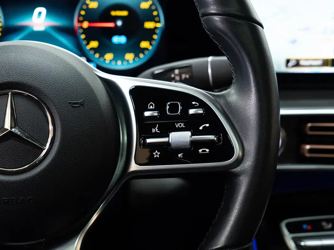 Mercedes-Benz EQC 400 - Thumbnail 12