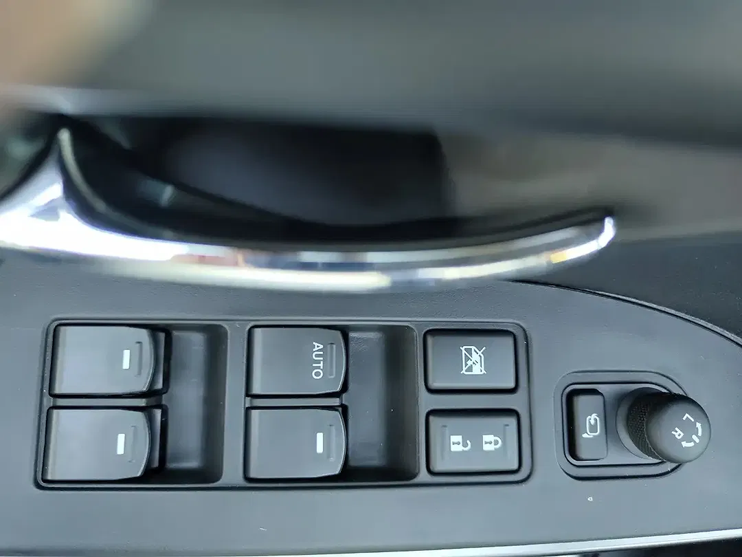 Suzuki S-Cross - Thumbnail 12