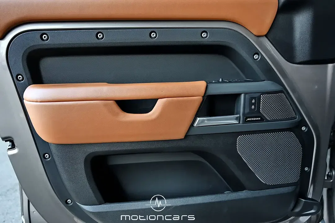 Land Rover Defender - Thumbnail 16