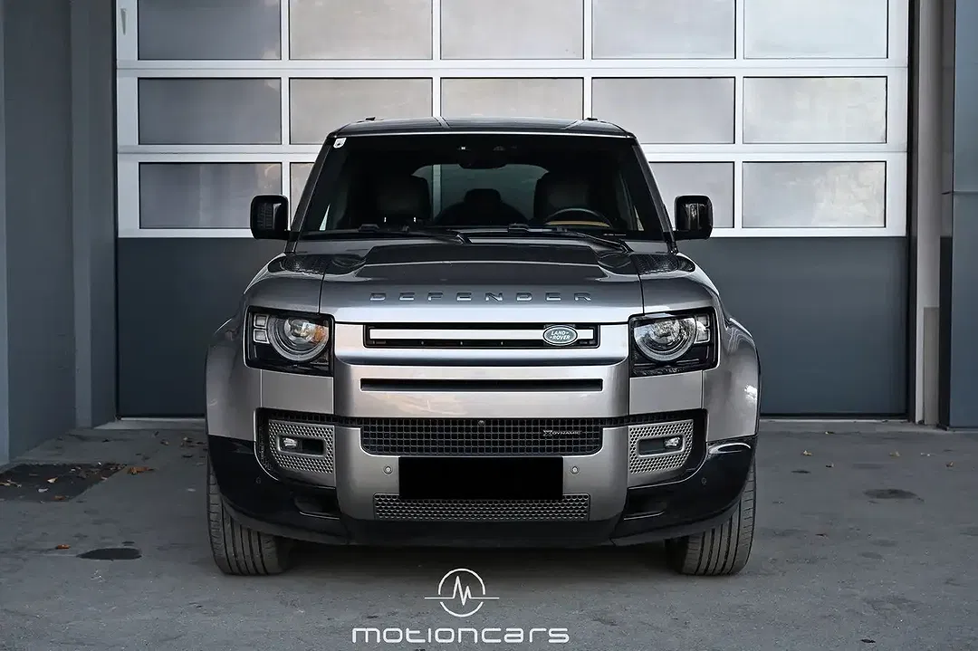 Land Rover Defender - Thumbnail 3