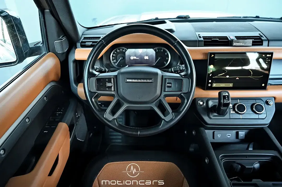 Land Rover Defender - Thumbnail 8