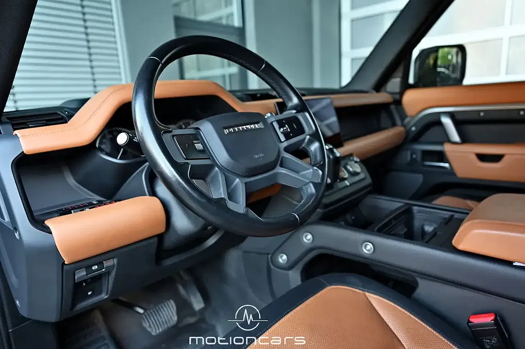 Land Rover Defender - Thumbnail 9