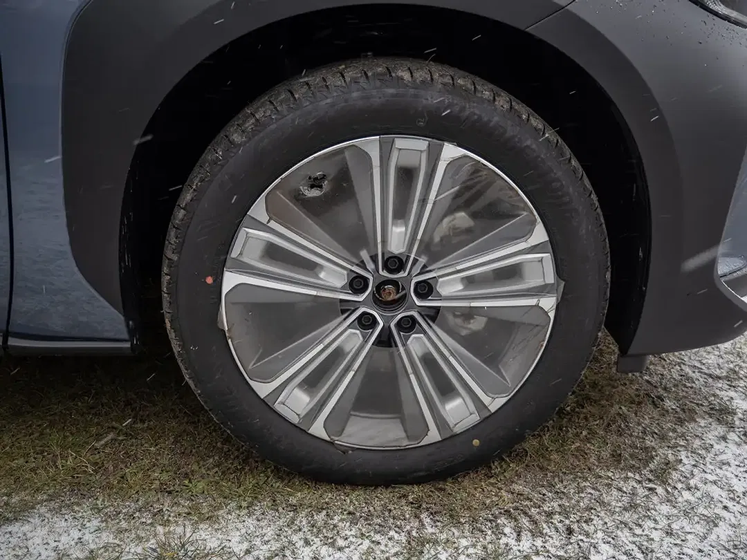 Subaru Solterra - Thumbnail 5