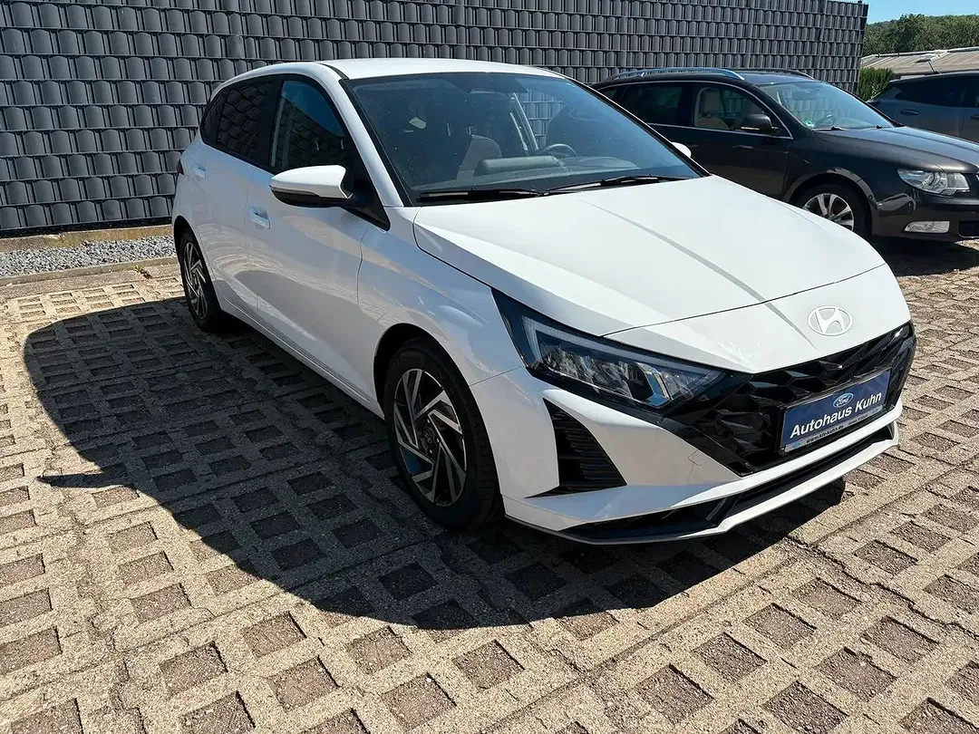 Hyundai i20 - Thumbnail 1