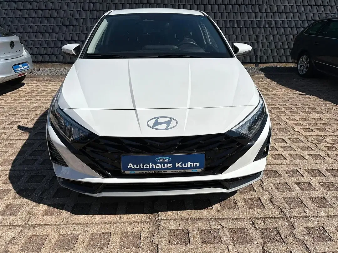 Hyundai i20 - Thumbnail 2