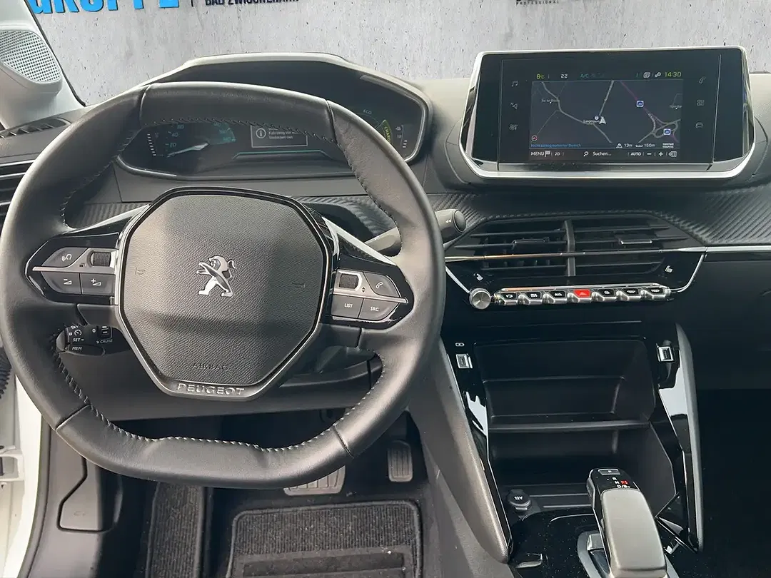 Peugeot 208 - Thumbnail 15