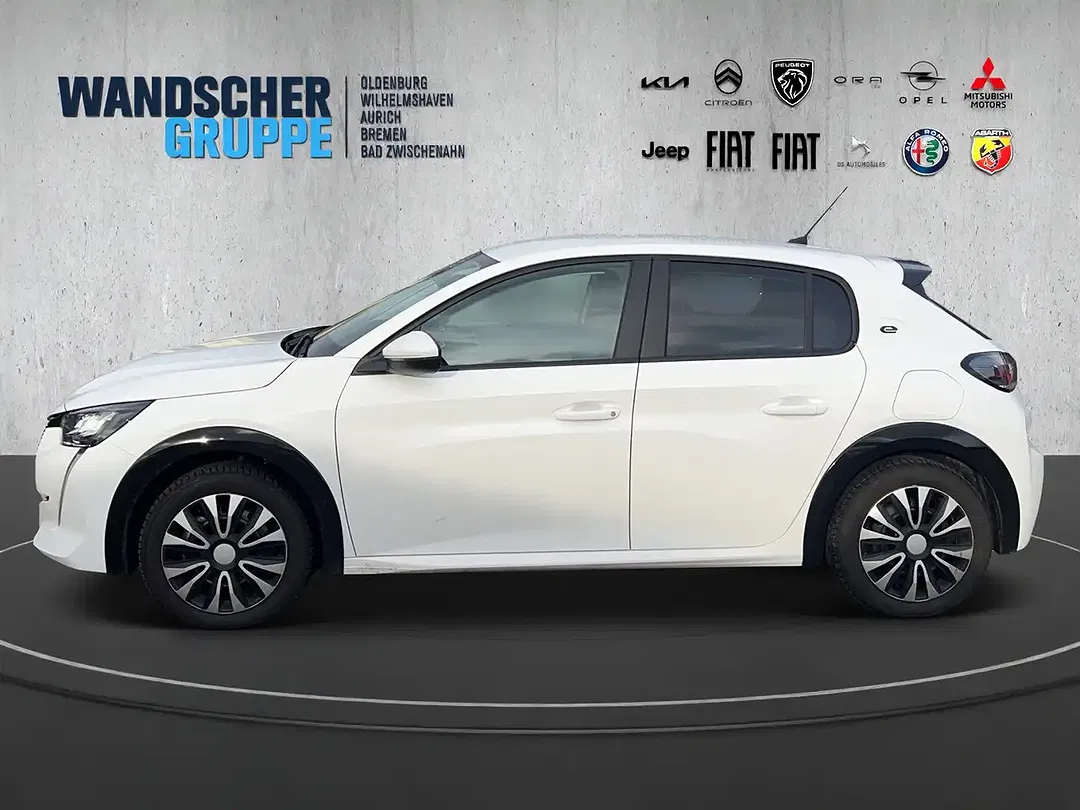 Peugeot 208 - Thumbnail 4
