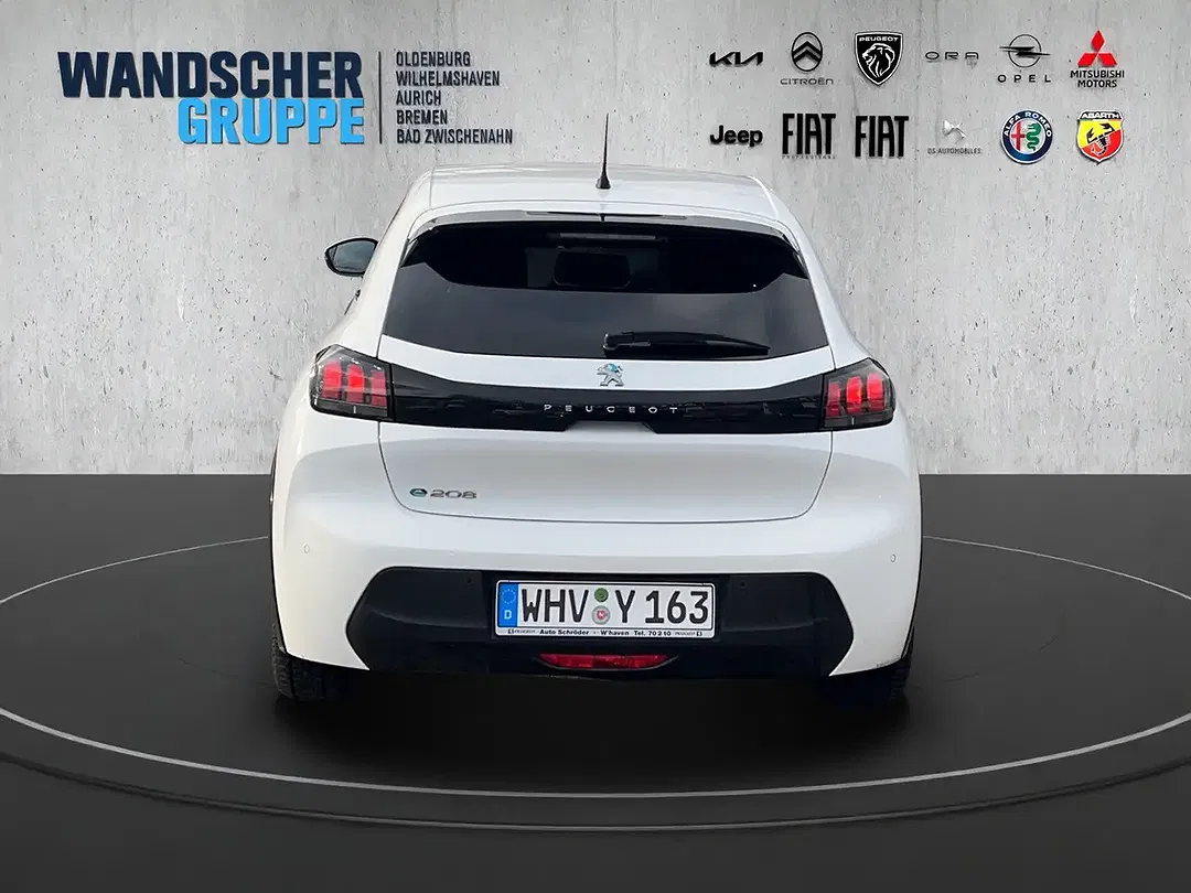 Peugeot 208 - Thumbnail 6