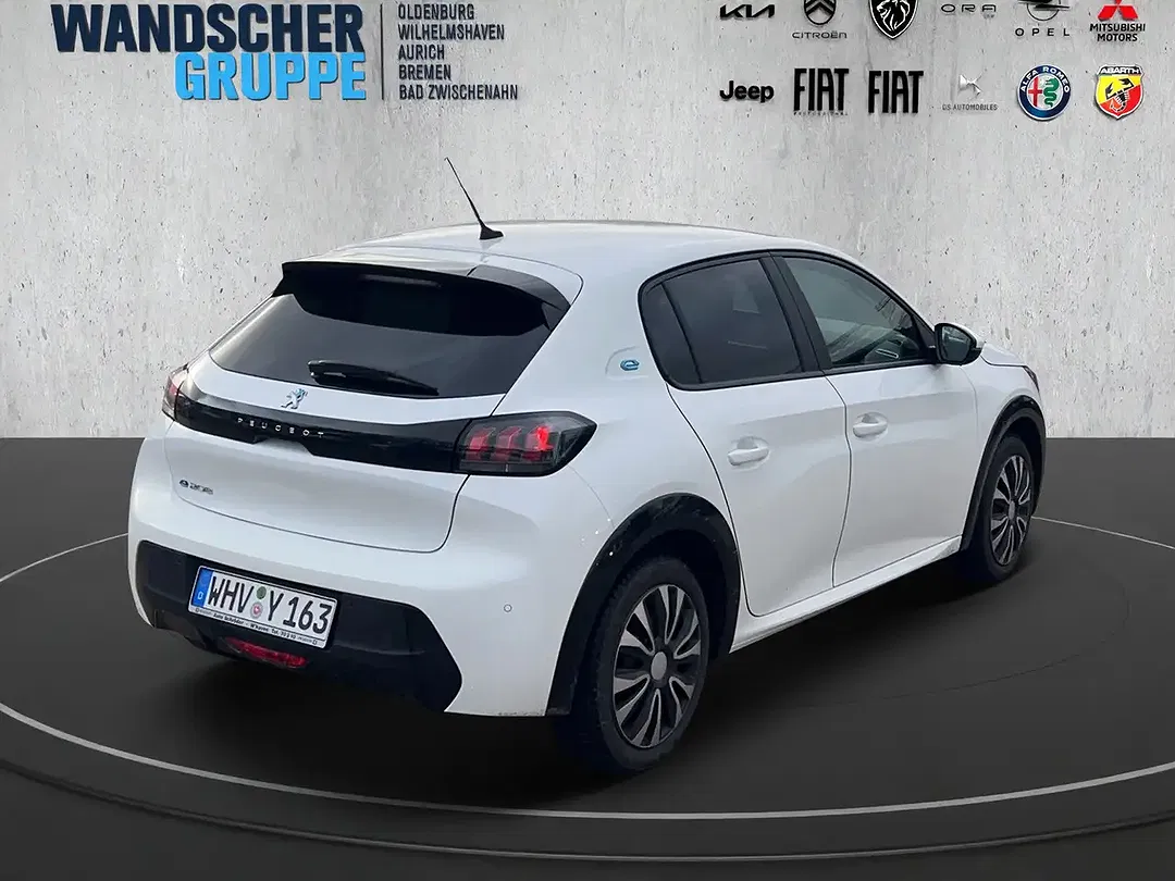 Peugeot 208 - Thumbnail 7