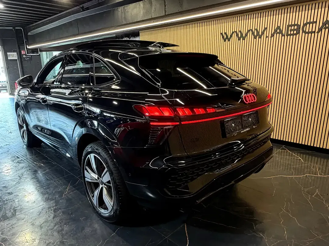 Audi Q3 - Thumbnail 4