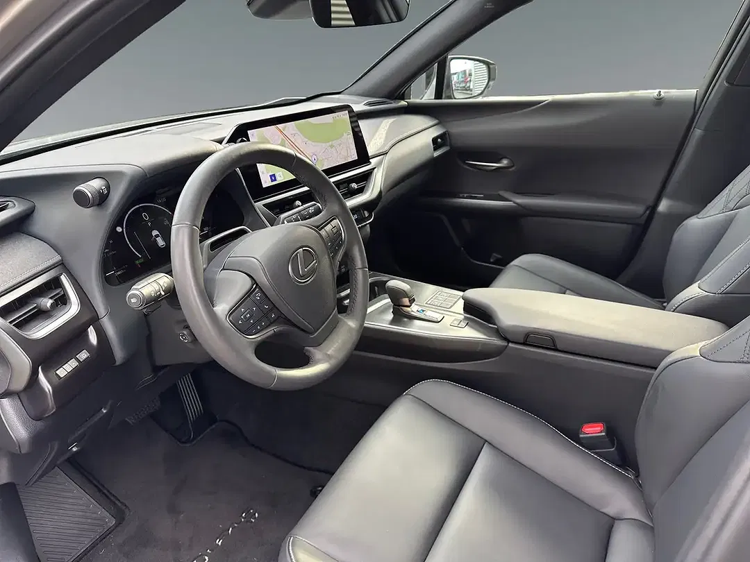 Lexus UX 300e - Thumbnail 10