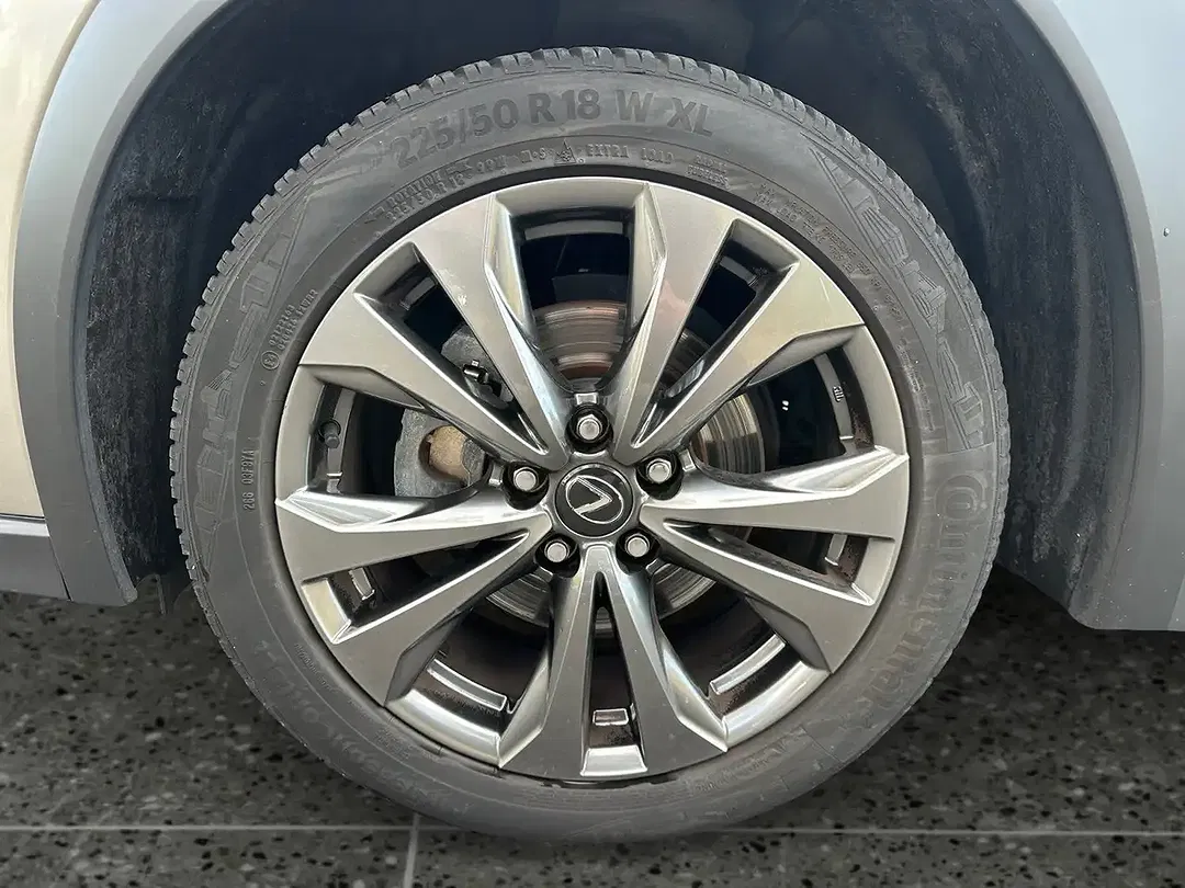Lexus UX 300e - Thumbnail 15