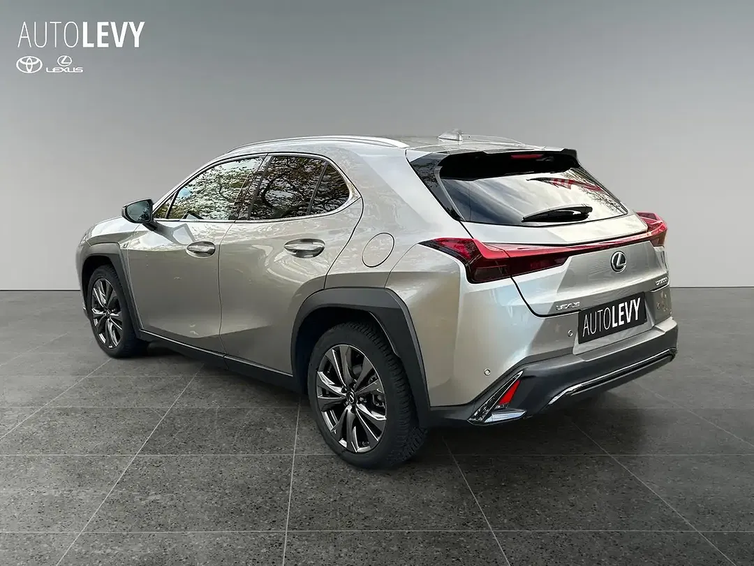 Lexus UX 300e - Thumbnail 4