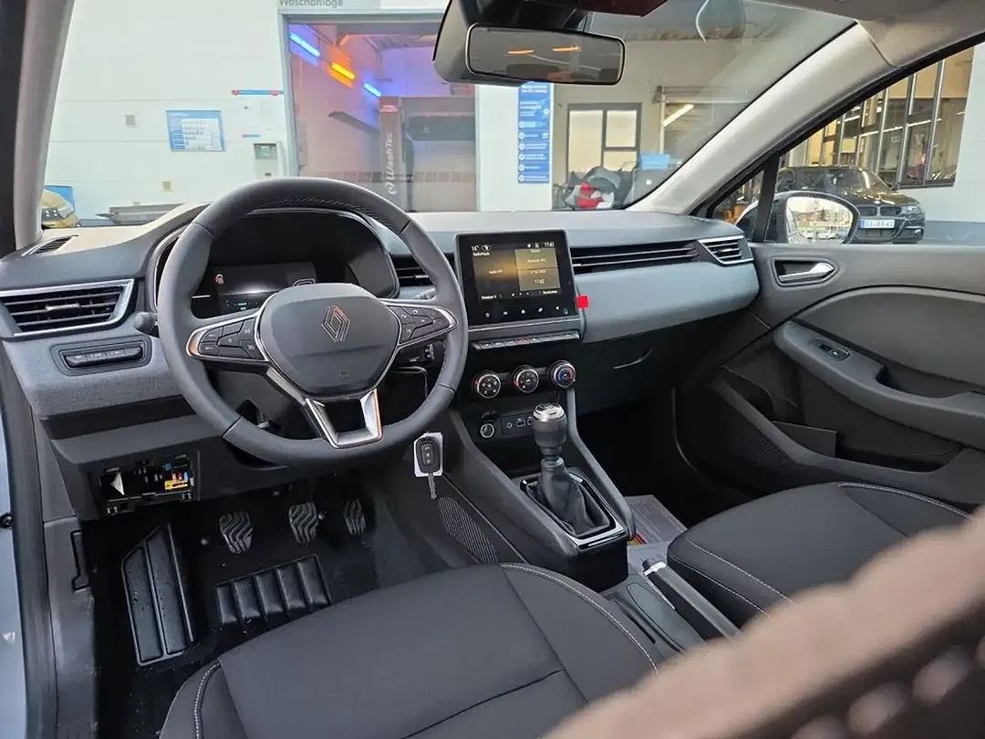Renault Clio - Thumbnail 13