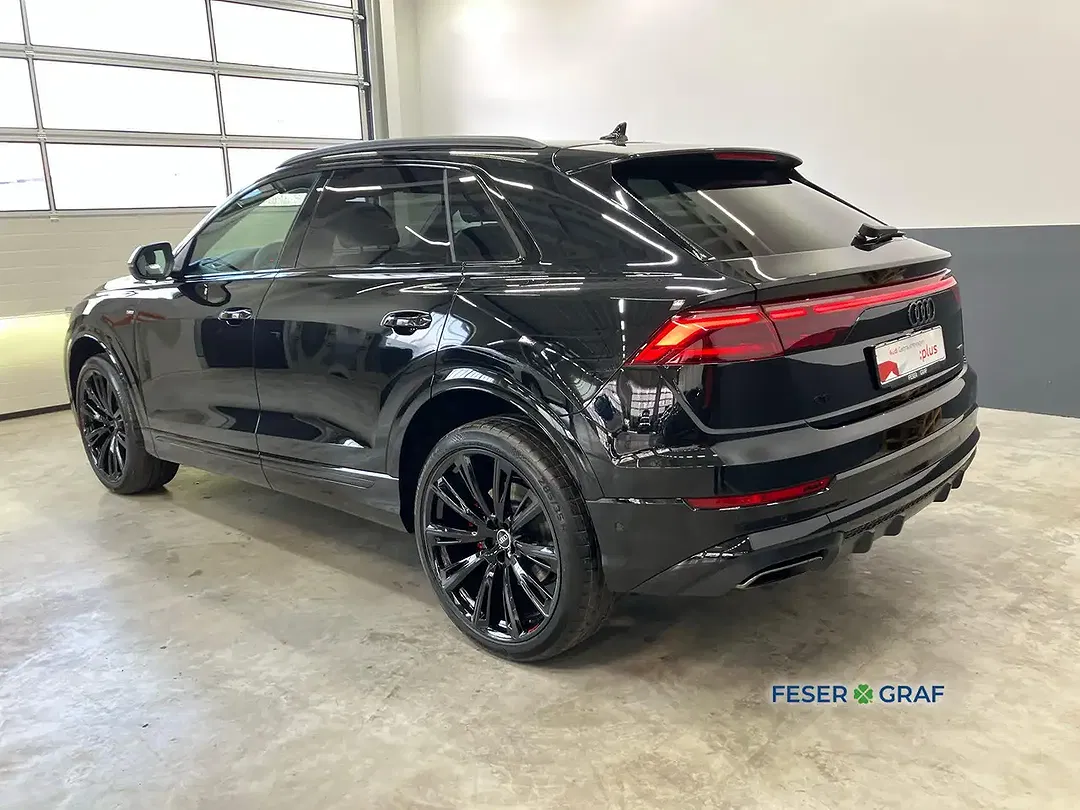 Audi Q8 - Thumbnail 9