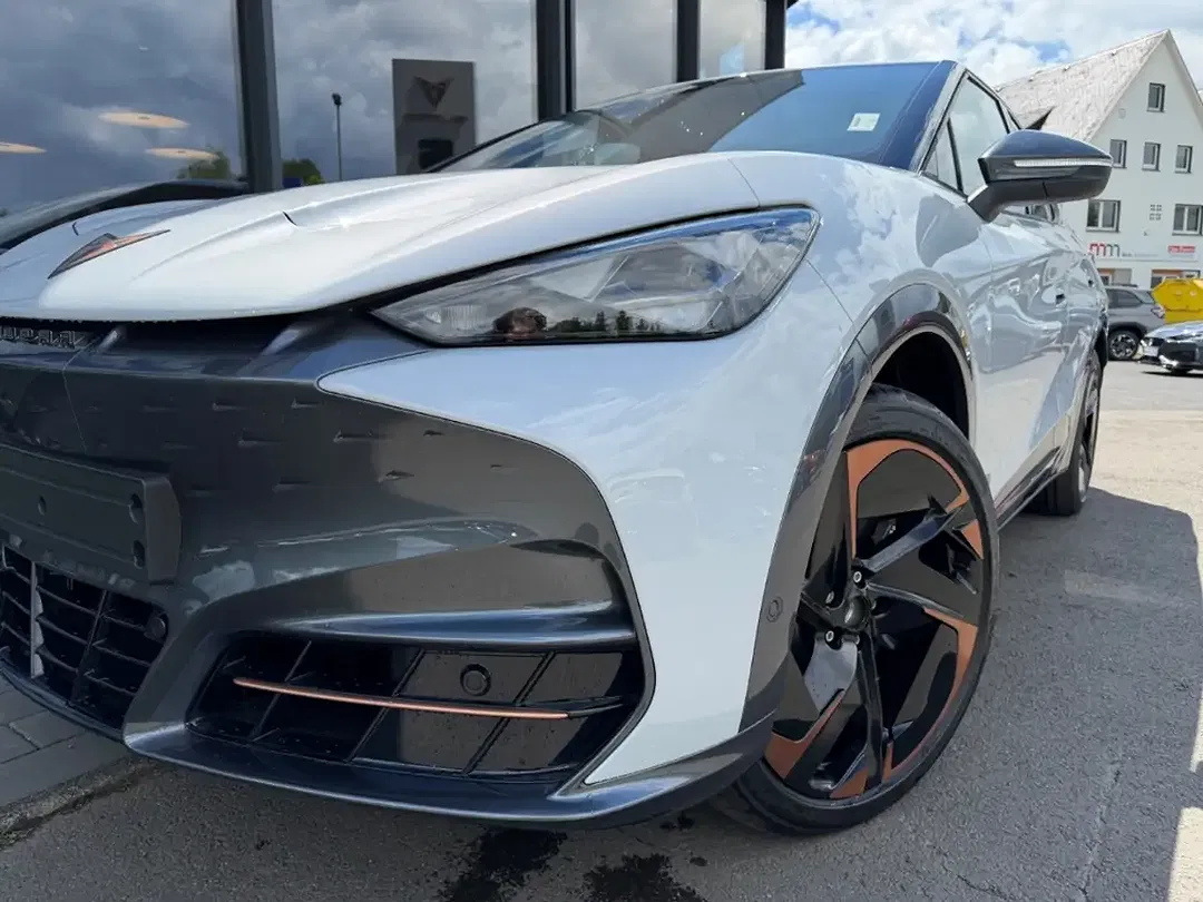CUPRA Tavascan - Thumbnail 2